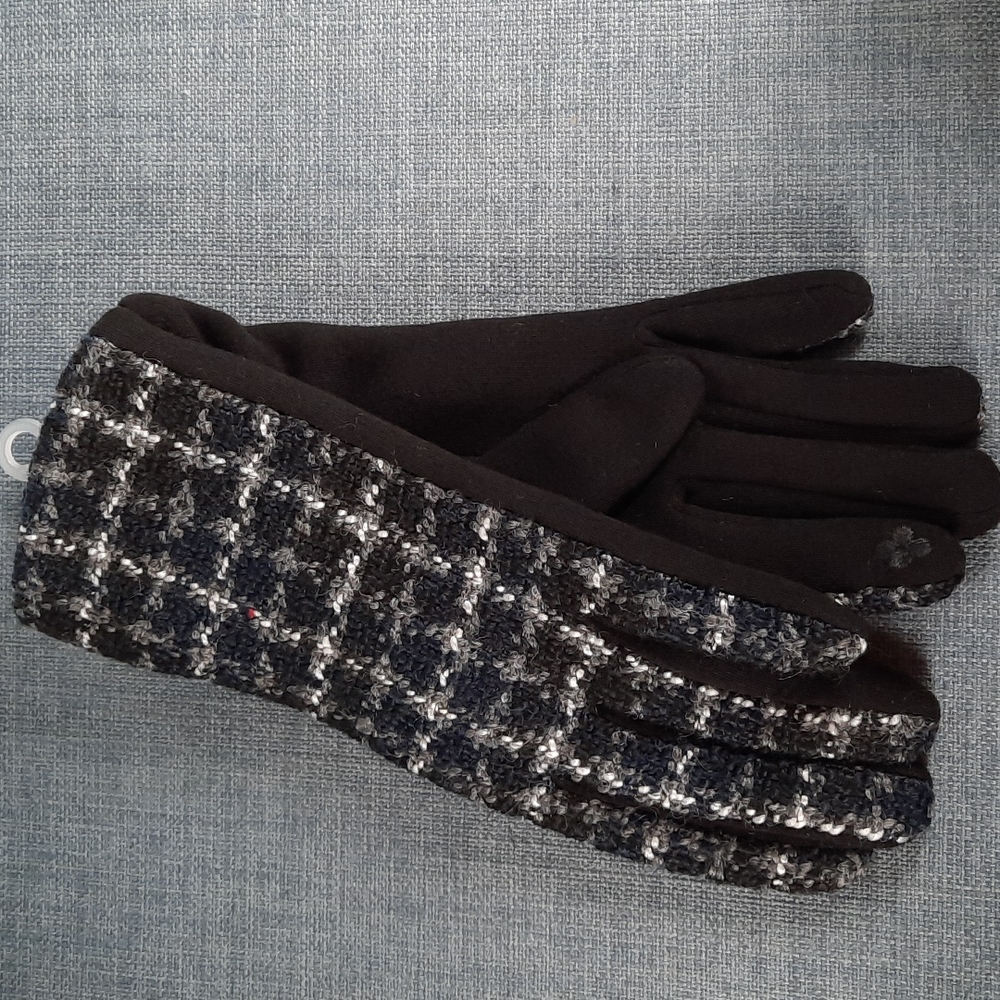Women Fitted Glove Black Navy Blue Plaid Warm Outerwear Smart Touch Finger